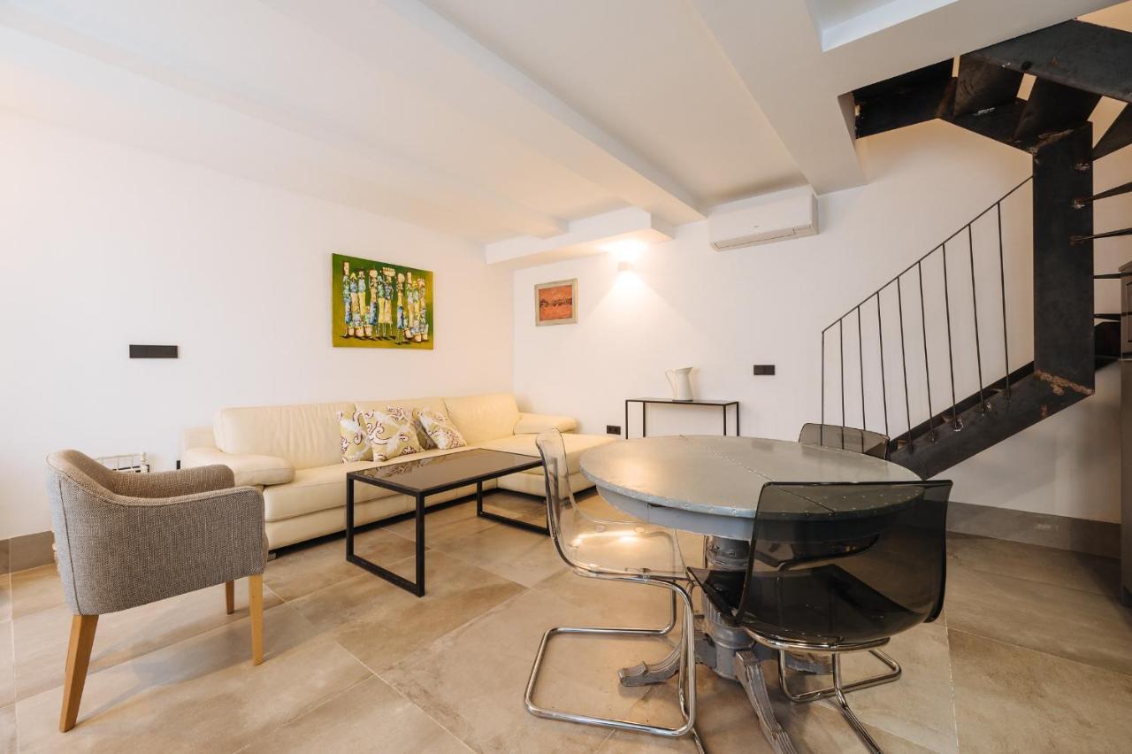 Apartamentos Montevideo 6 Seville Exterior photo